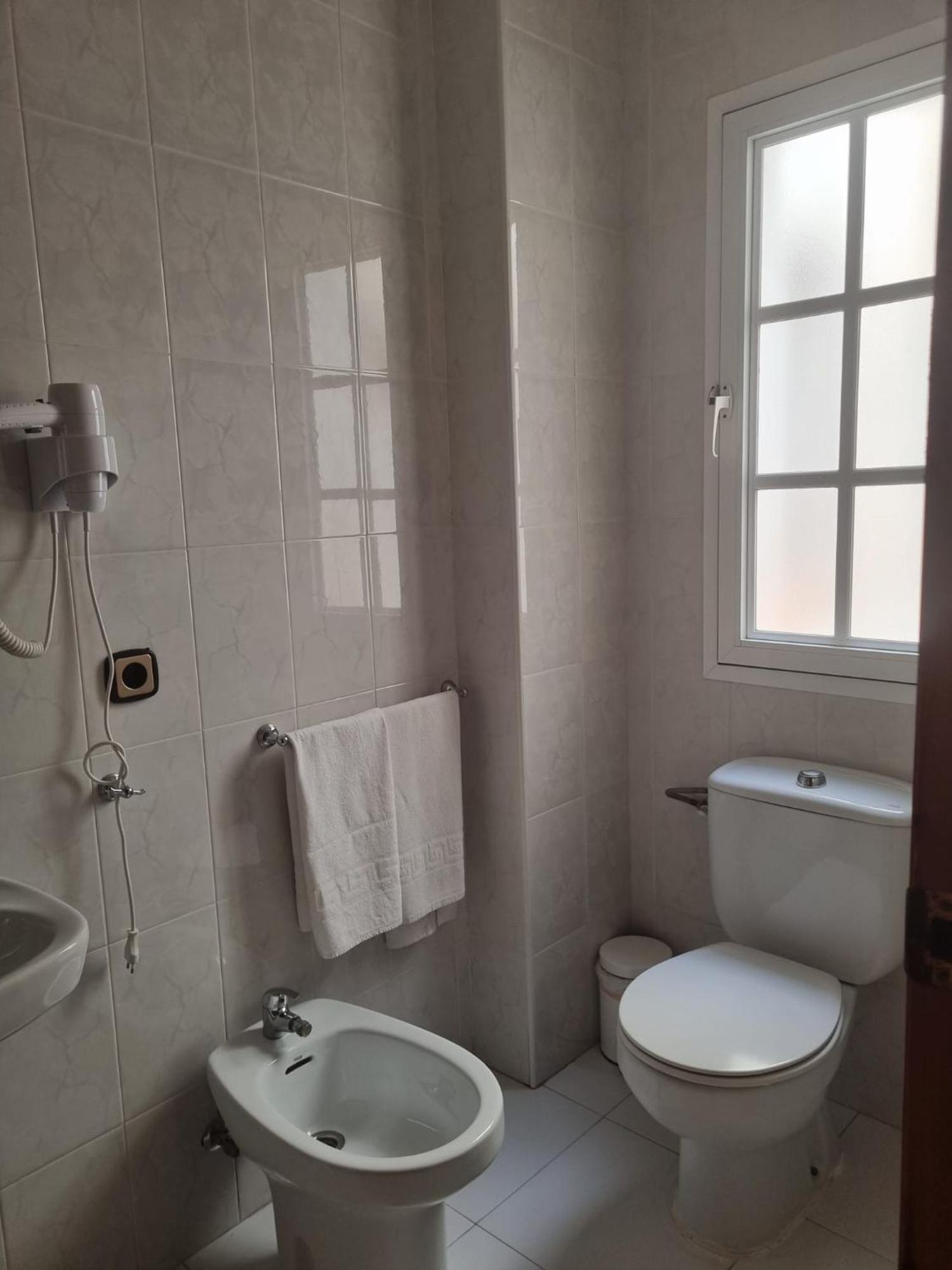 Hostal Calaverde บียารีกอส ภายนอก รูปภาพ